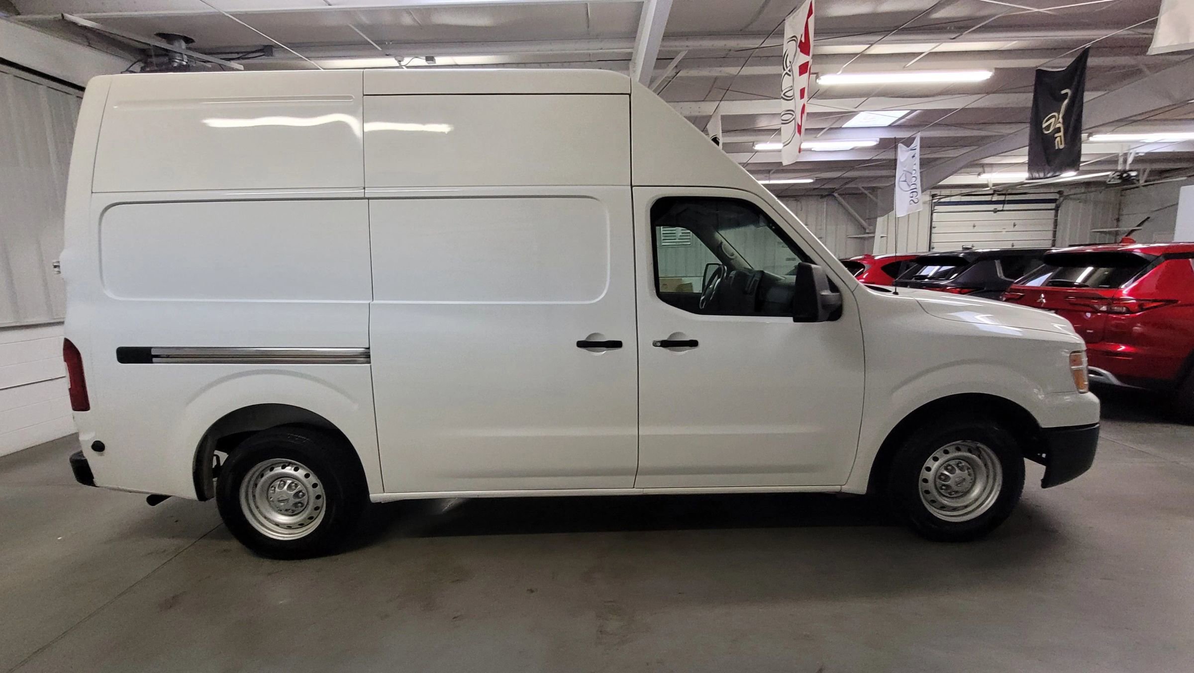 Used 2019 Nissan NV 2500 S image 9