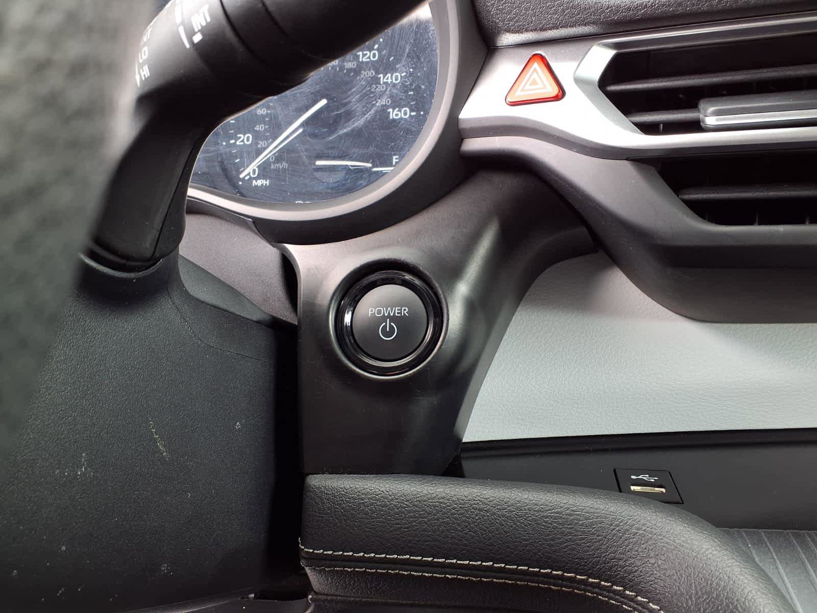 Certified 2025 Toyota Sienna LE FWD image 14
