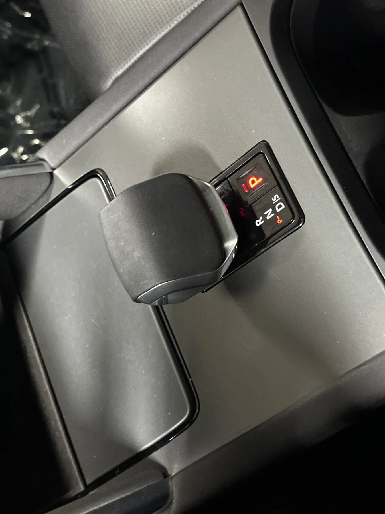 Used 2025 Land Rover Discovery Sport S image 45