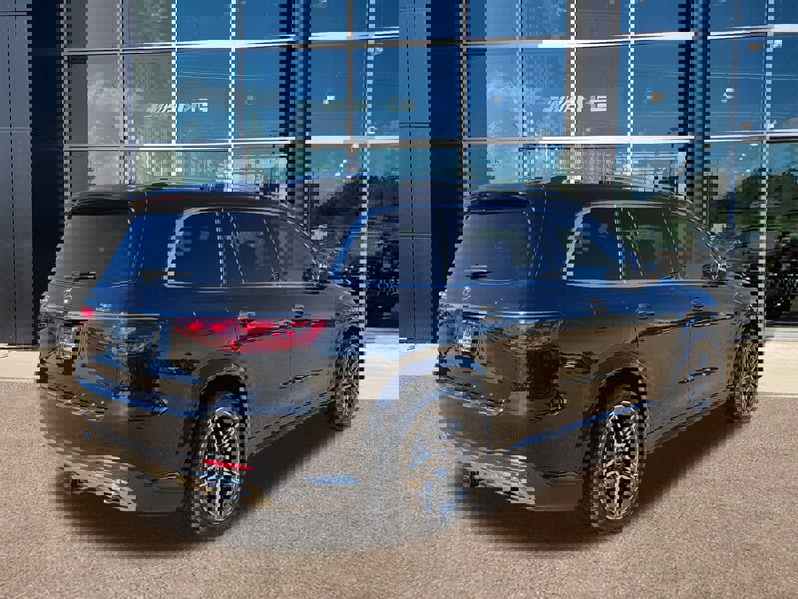 Used 2024 Mercedes-Benz GLS 450 4MATIC image 6