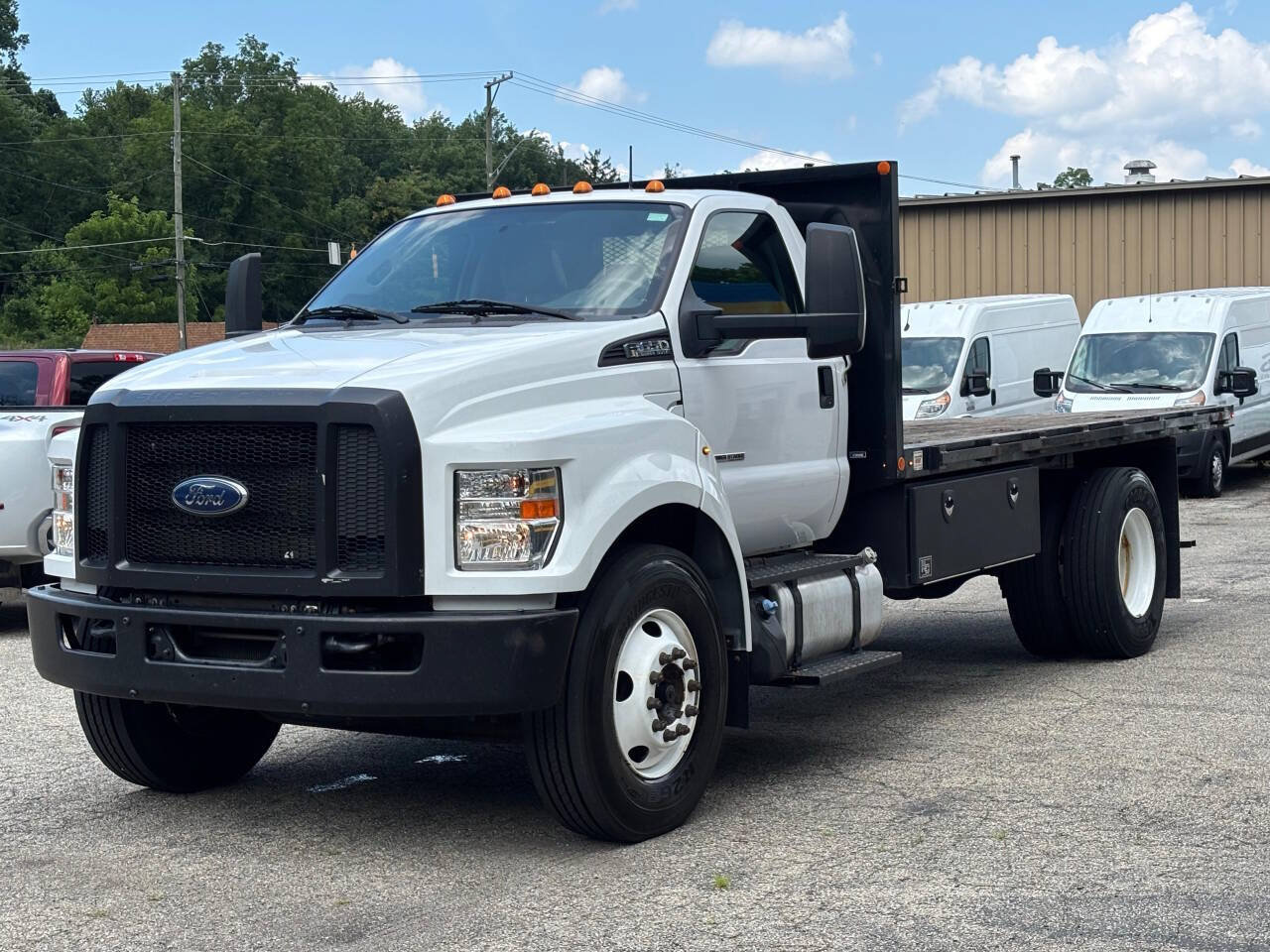 Used 2017 Ford F650 2WD Regular Cab Super Duty image 4