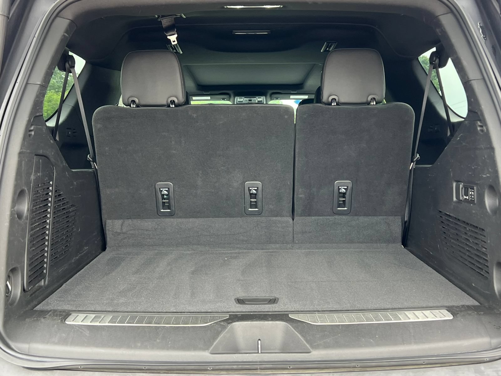 Used 2023 GMC Yukon XL AT4 w/ AT4 Premium Plus Package AWD/4WD image 49