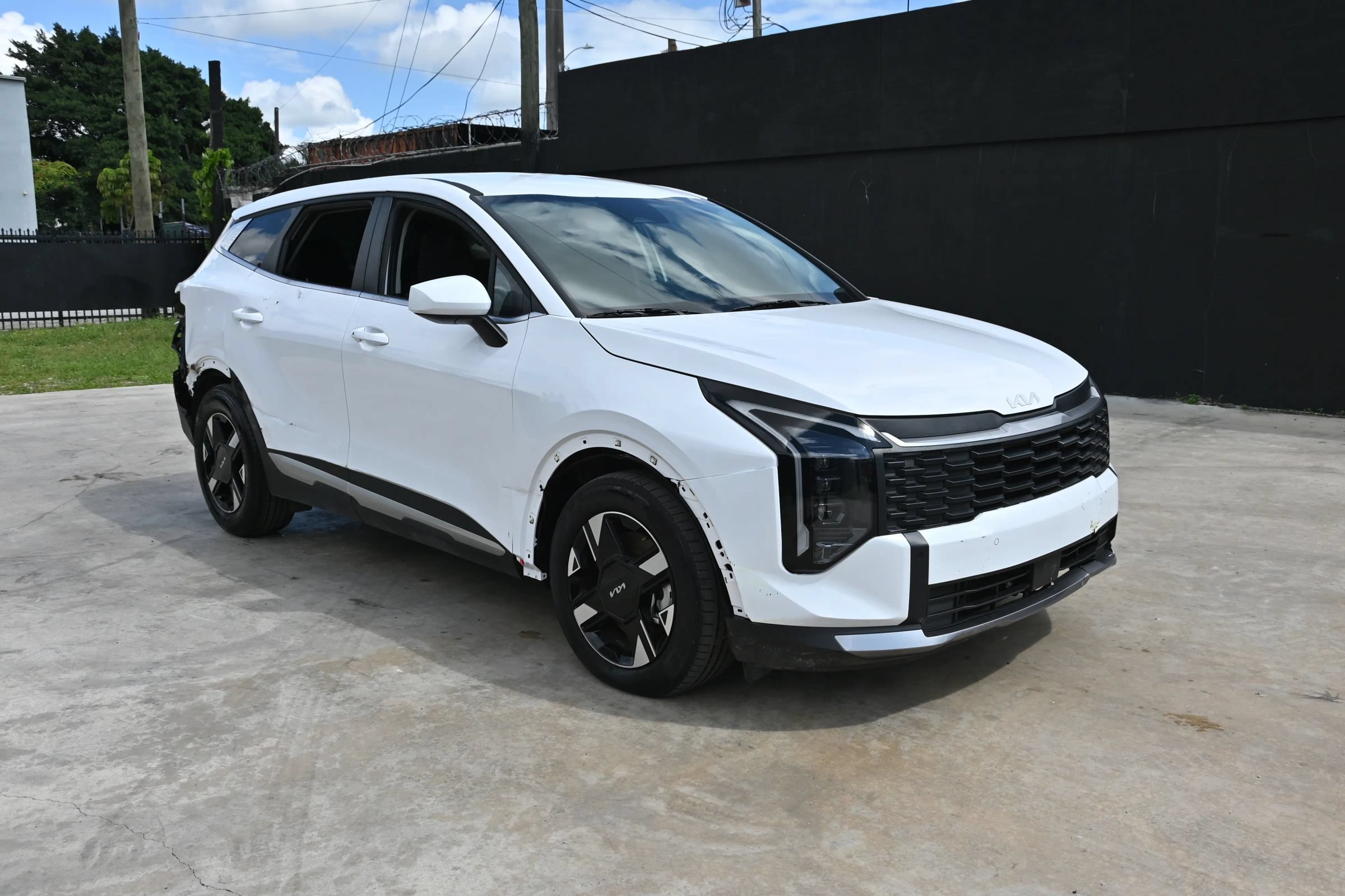 Used 2026 Kia Sportage LX FWD image 3