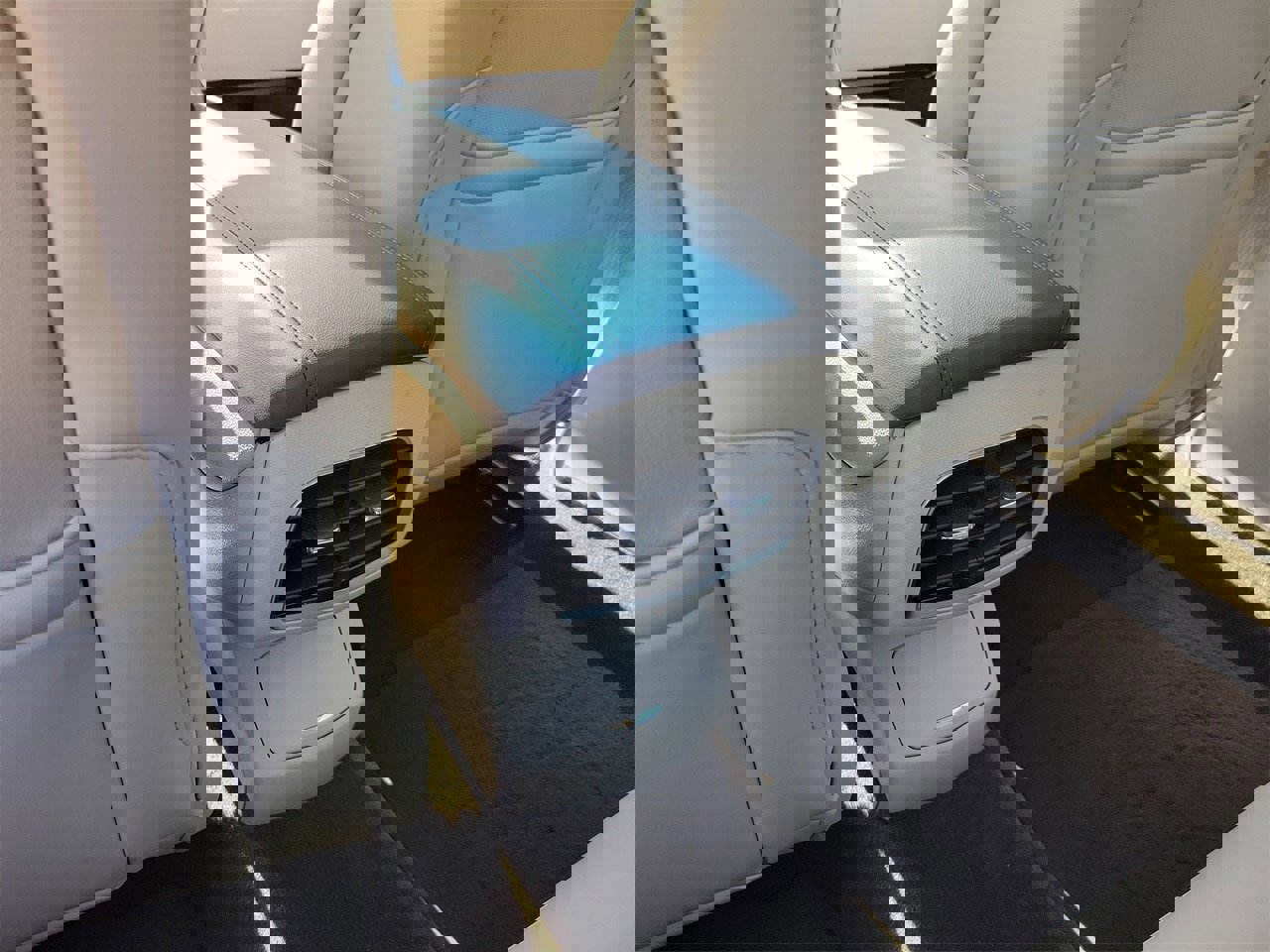 Used 2020 Lincoln MKZ Reserve image 11