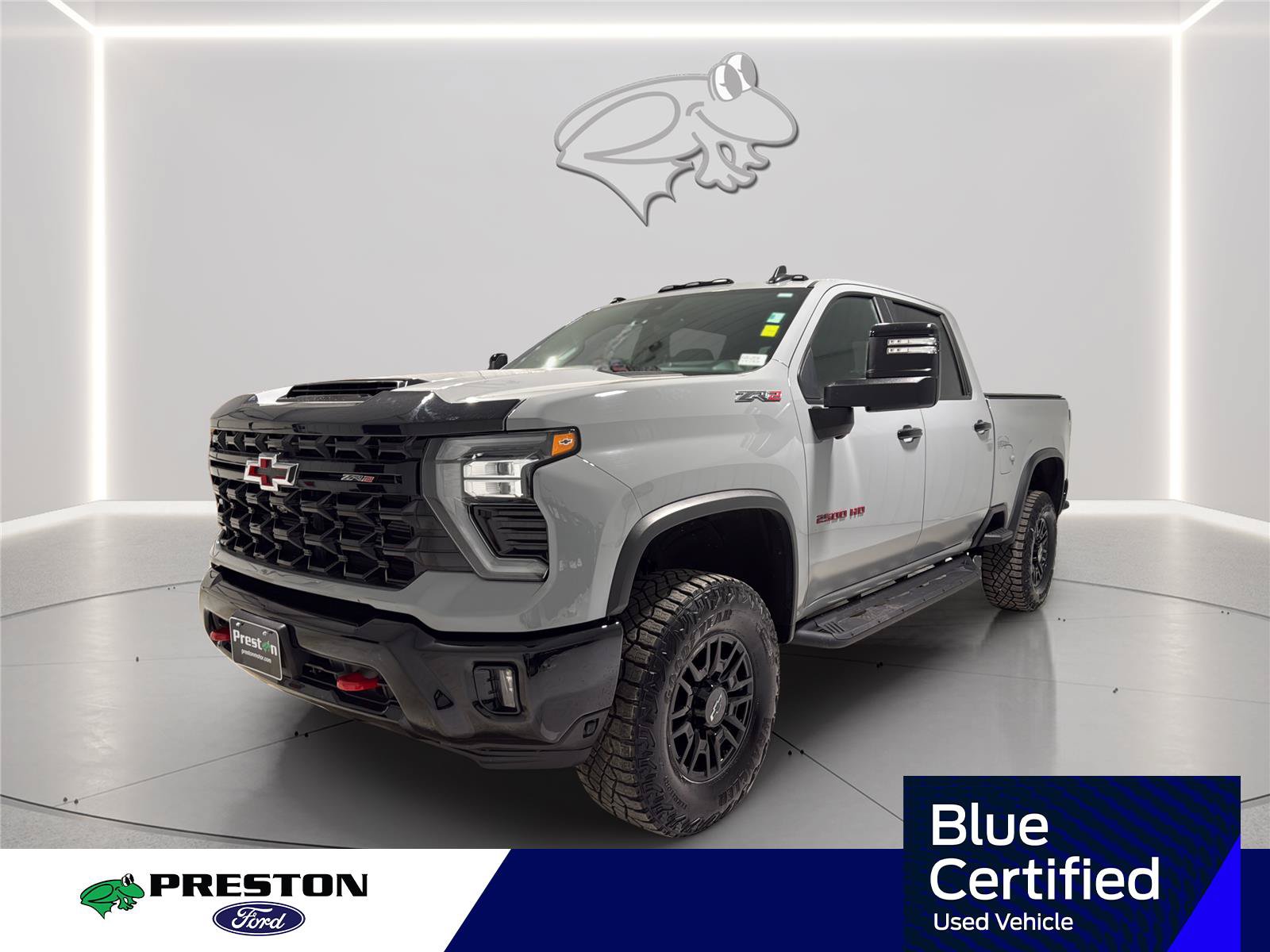 Used 2024 Chevrolet Silverado 2500 ZR2 w/ Technology Package AWD/4WD image 1