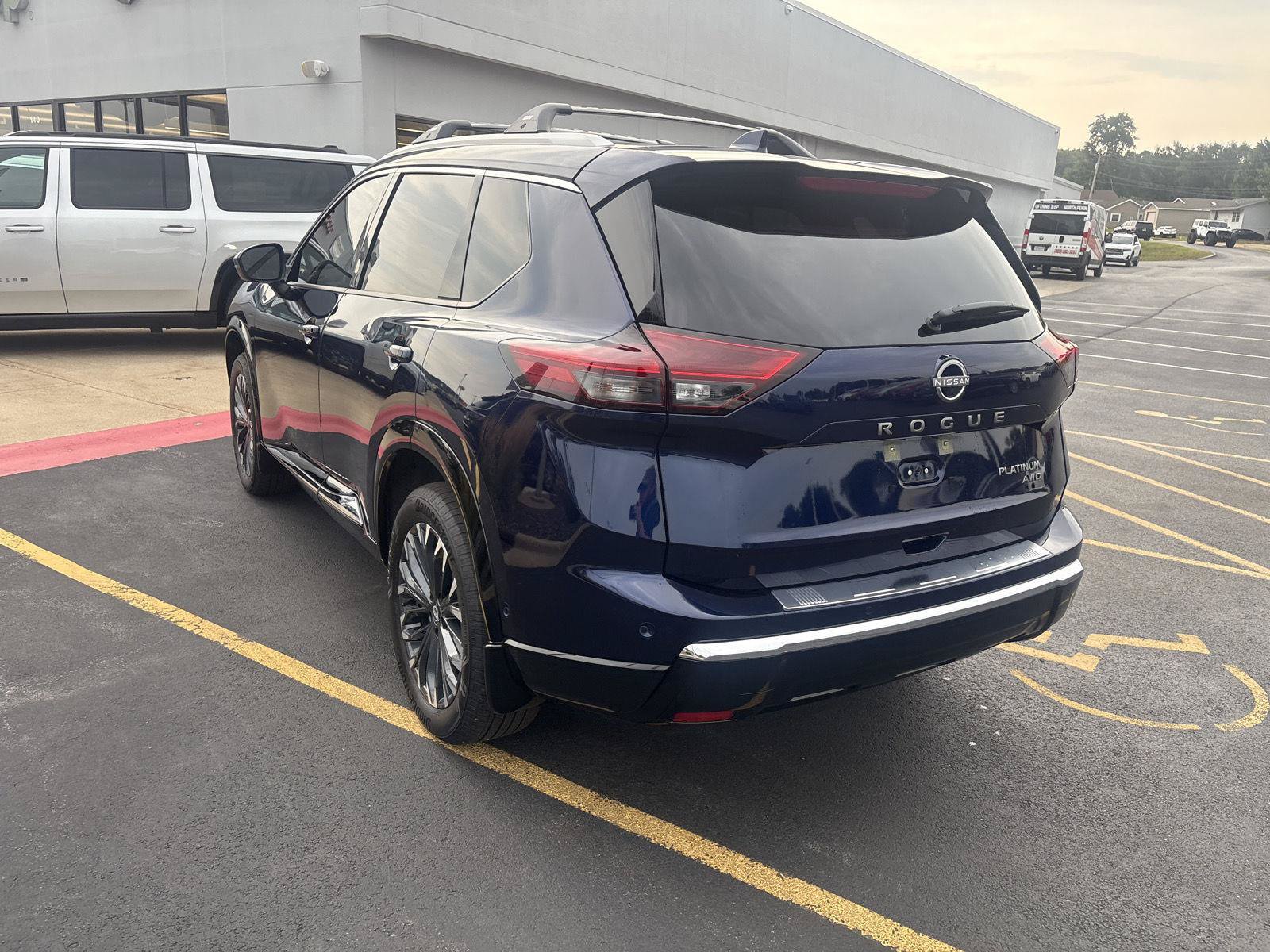 Used 2026 Nissan Rogue Platinum w/ Platinum Premium Package AWD/4WD image 7