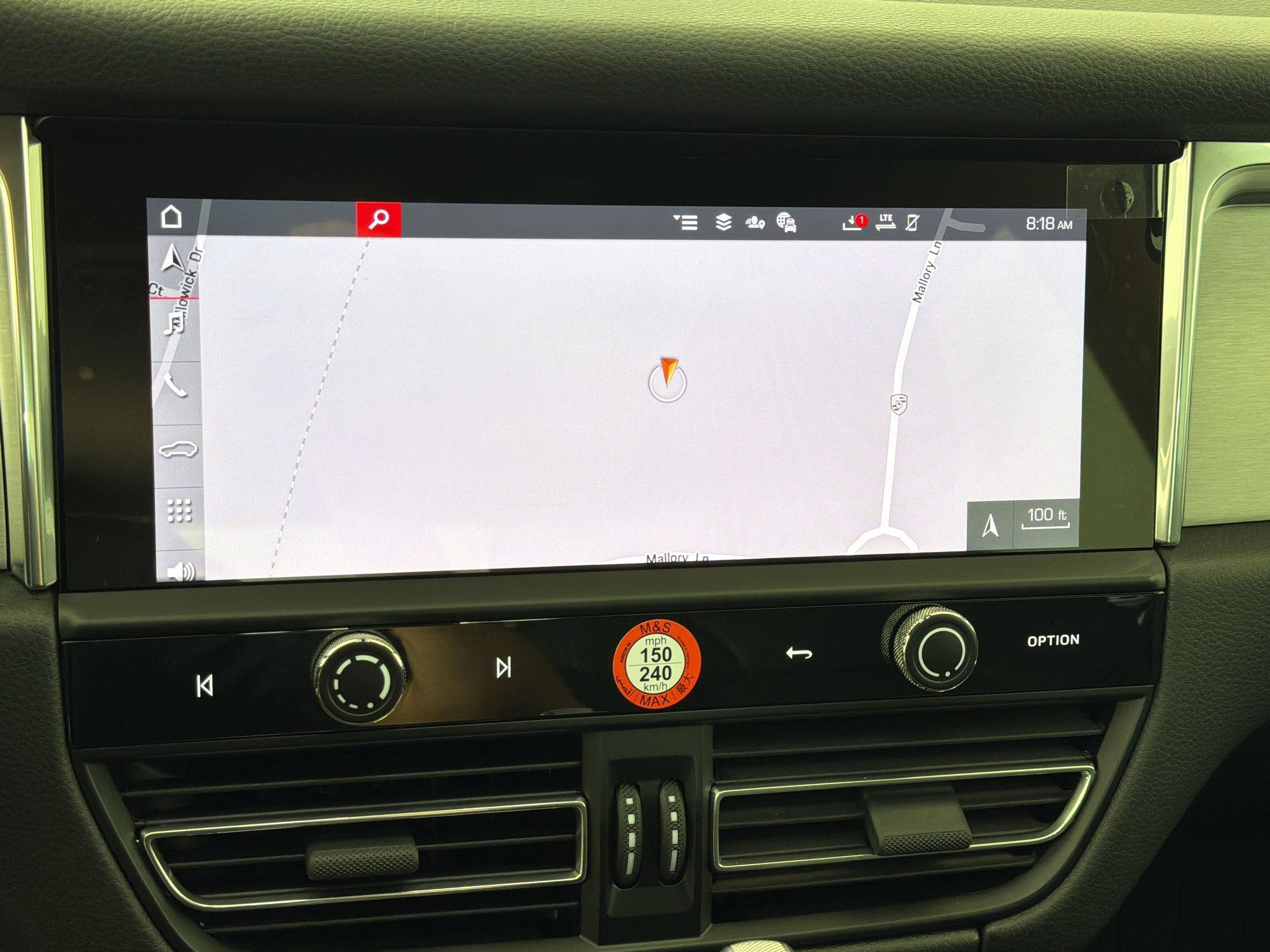 Certified 2026 Porsche Macan AWD/4WD image 28