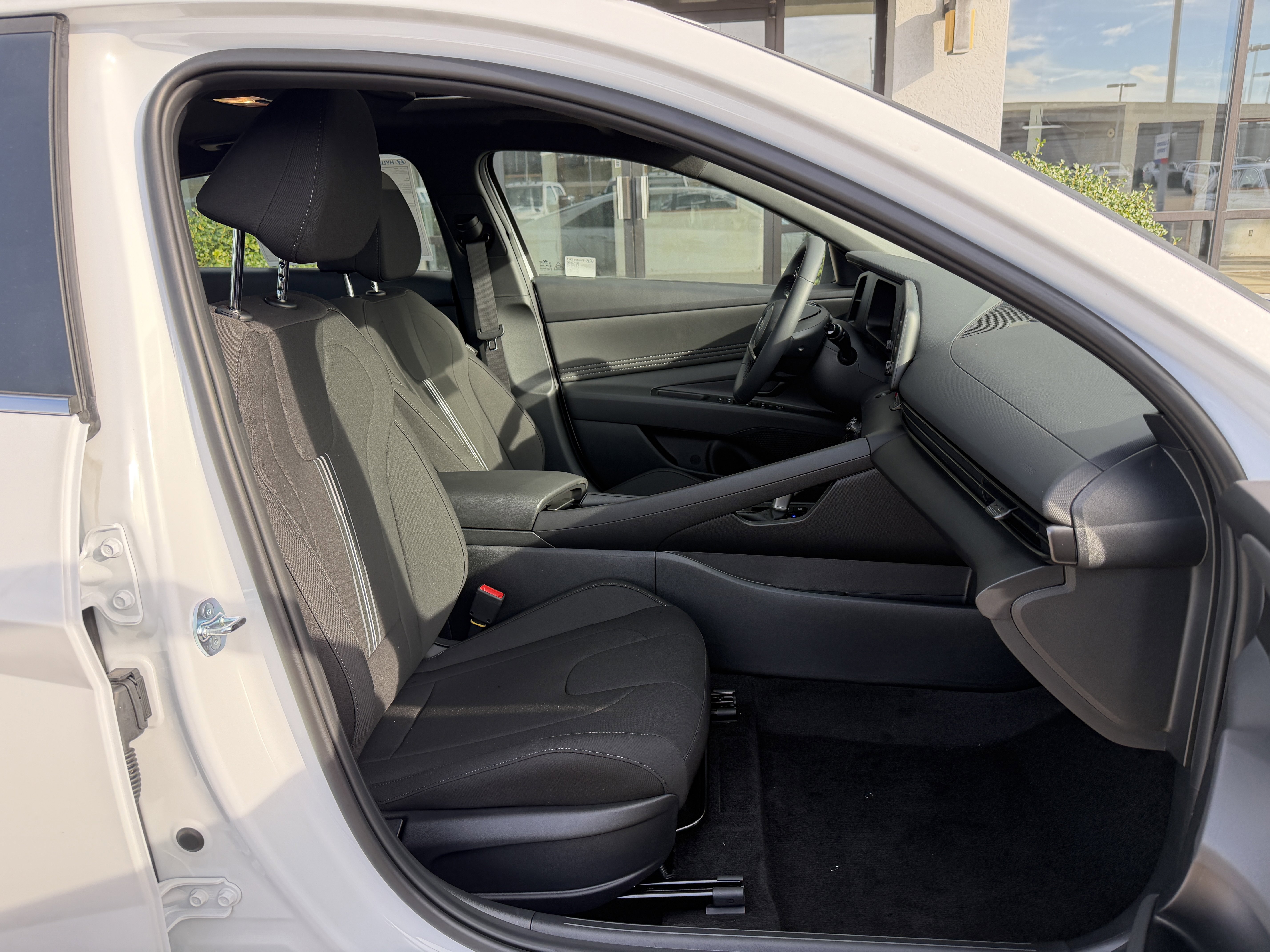 New 2026 Hyundai Elantra SEL Sport FWD image 17
