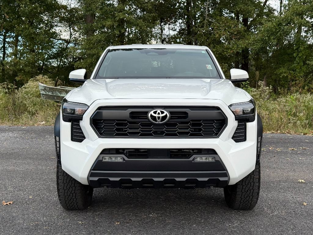 Used 2024 Toyota Tacoma TRD Off-Road image 12
