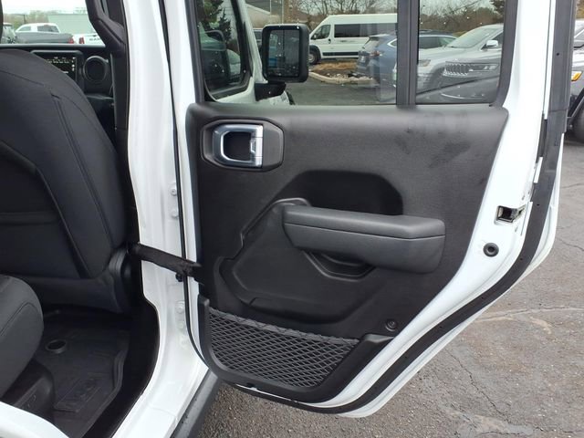 Used 2023 Jeep Wrangler Unlimited w/ Sun & Screen Package image 14