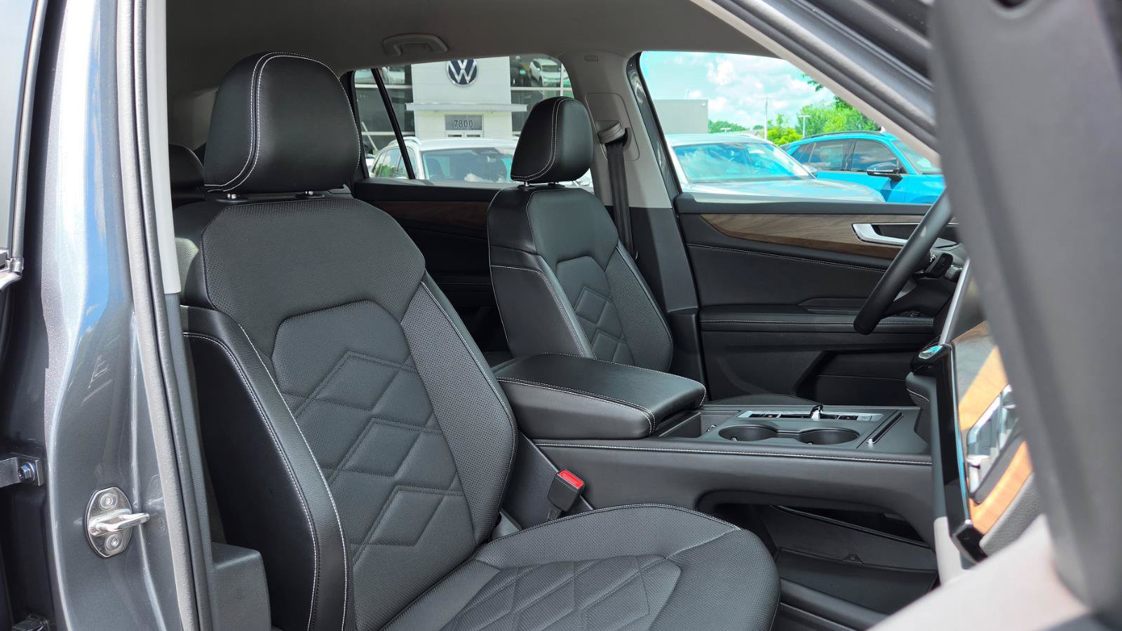 Used 2024 Volkswagen Atlas SE FWD image 54