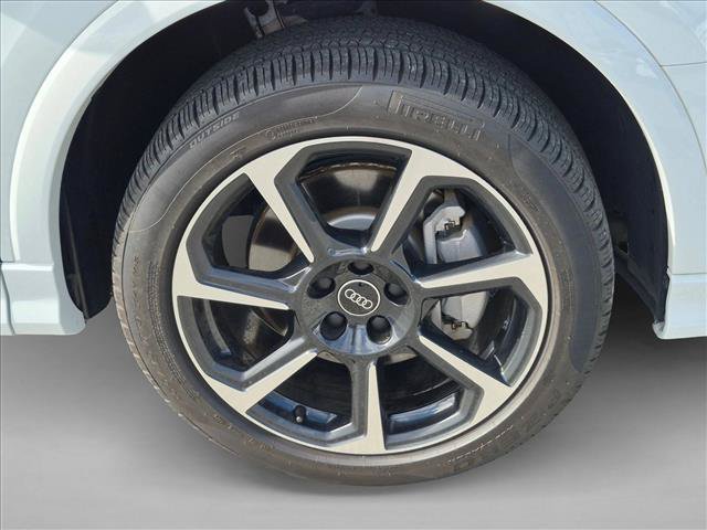 Certified 2025 Audi Q3 2.0T Premium Plus w/ Premium Plus Package AWD/4WD image 22