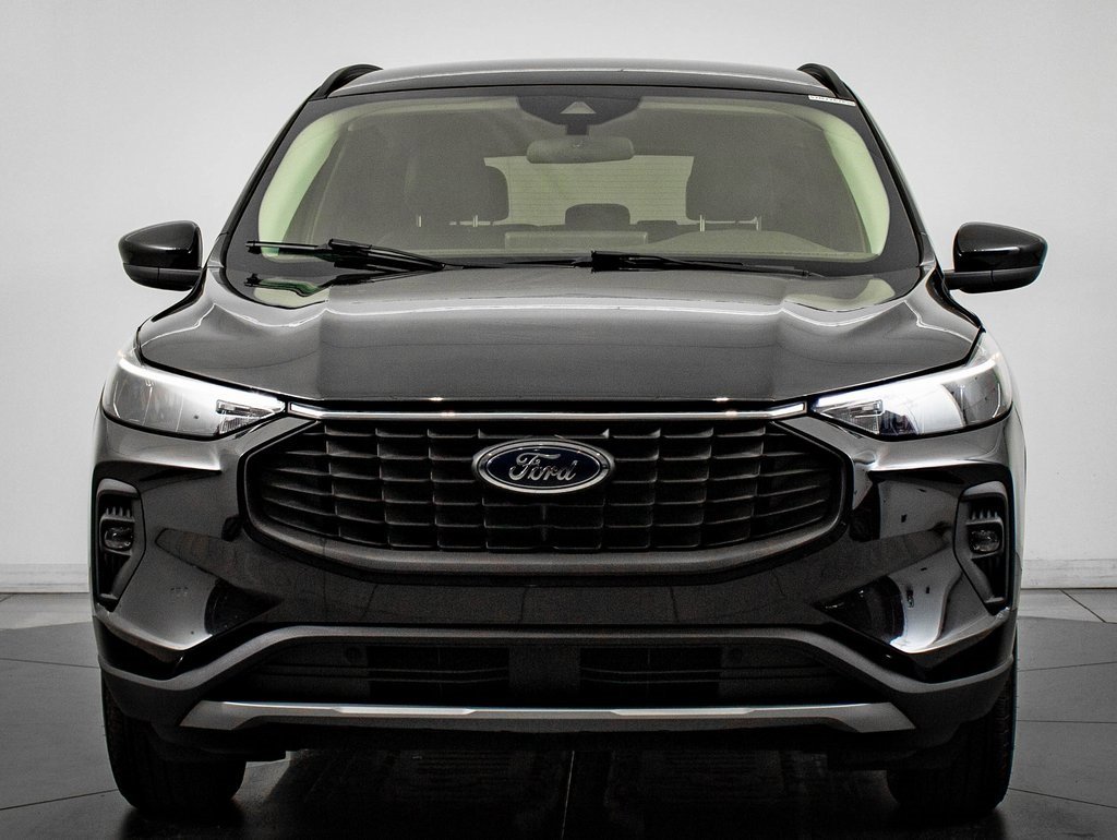 Used 2024 Ford Escape SE w/ Class II Trailer Tow Package image 2