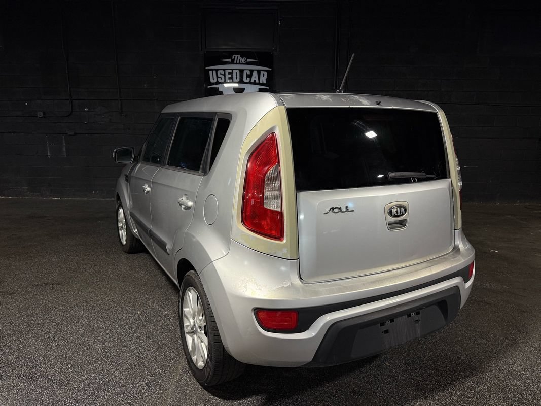 Used 2013 Kia Soul + FWD image 3