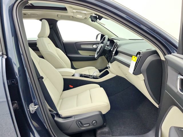 New 2026 Volvo XC40 B4 Plus w/ Climate Package image 14