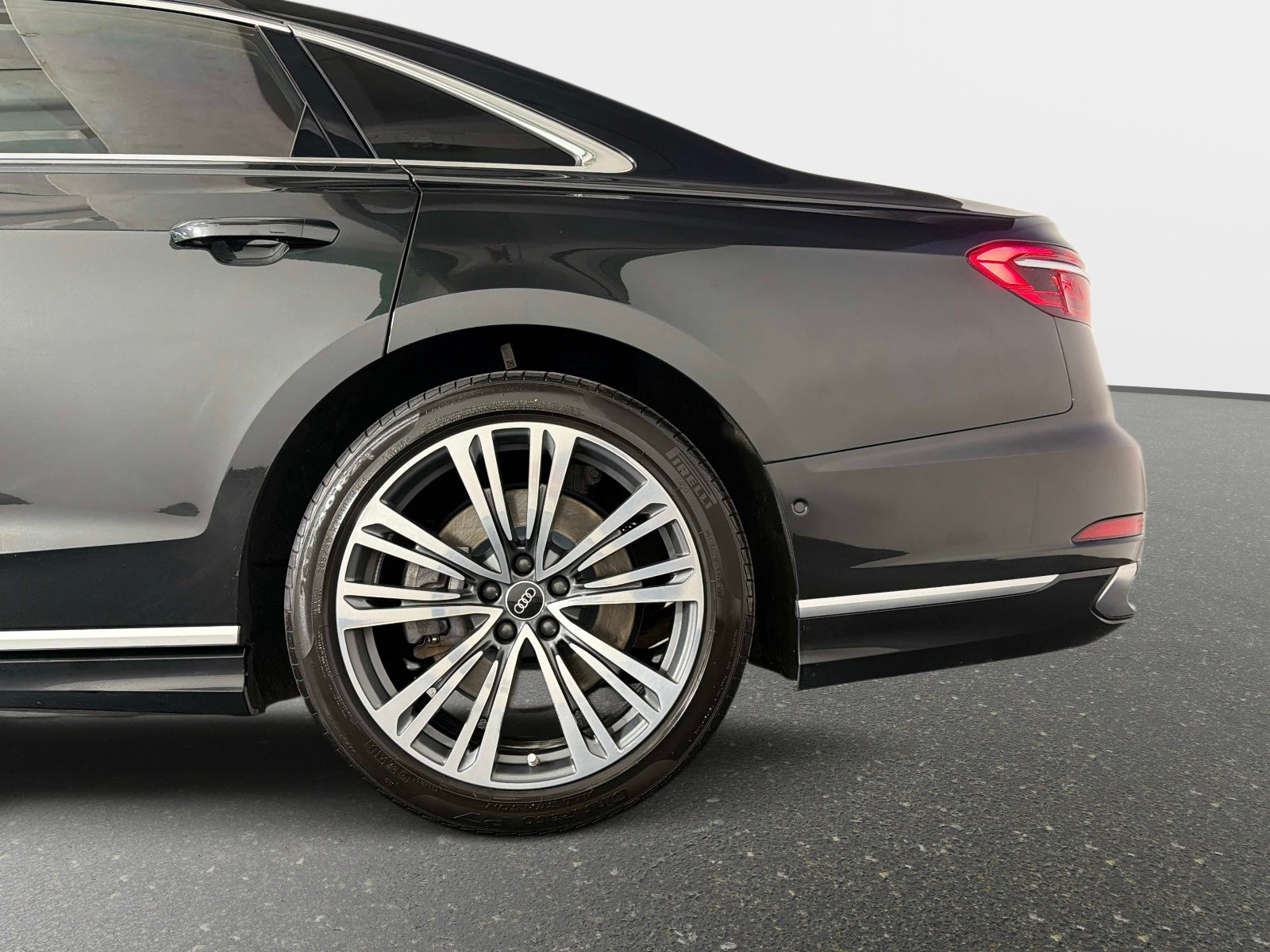 Used 2023 Audi A8 L 3.0T AWD/4WD image 14