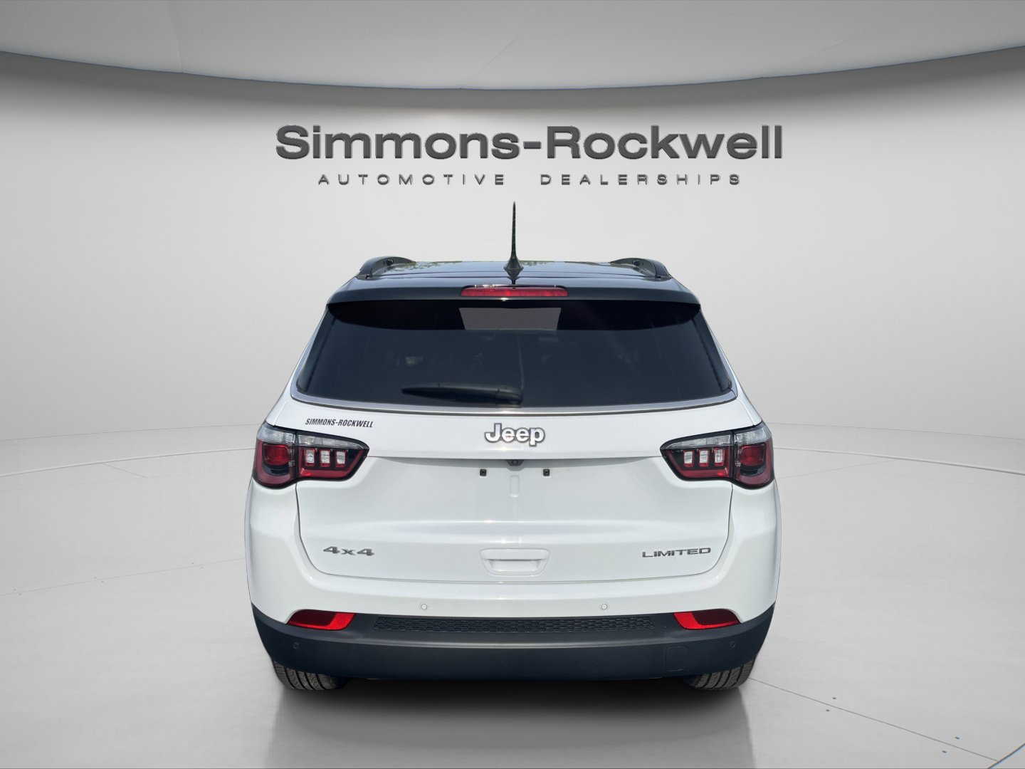 Used 2025 Jeep Compass Limited AWD/4WD image 4
