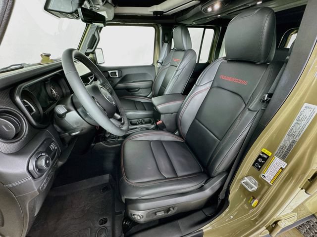 Used 2025 Jeep Wrangler Unlimited Rubicon AWD/4WD image 26