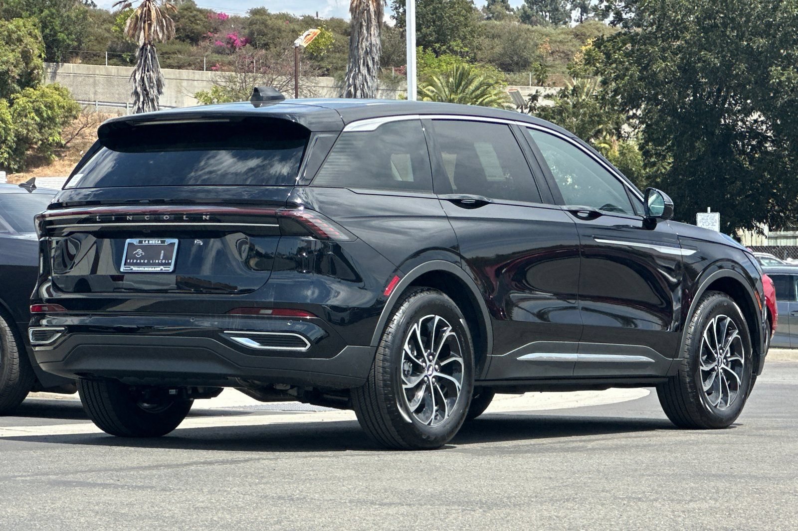 New 2026 Lincoln Nautilus Premier w/ Equipment Group 102A AWD/4WD image 3