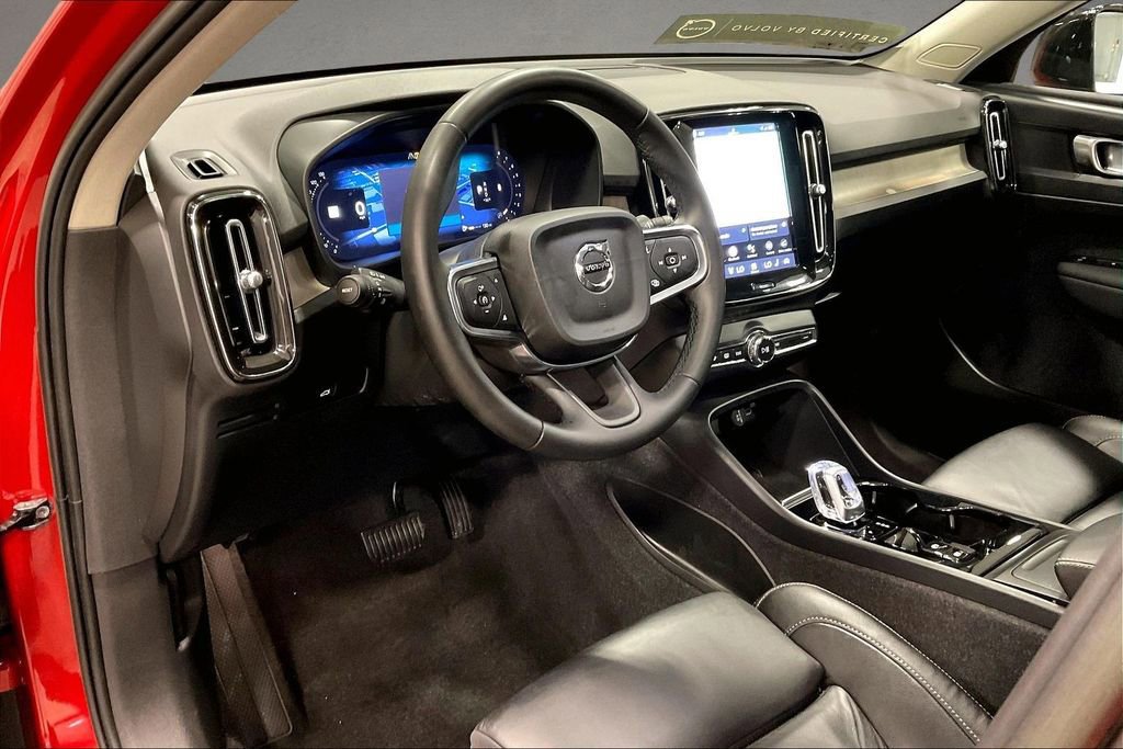 Certified 2023 Volvo XC40 B5 Plus w/ Protection Package Premier AWD/4WD image 17