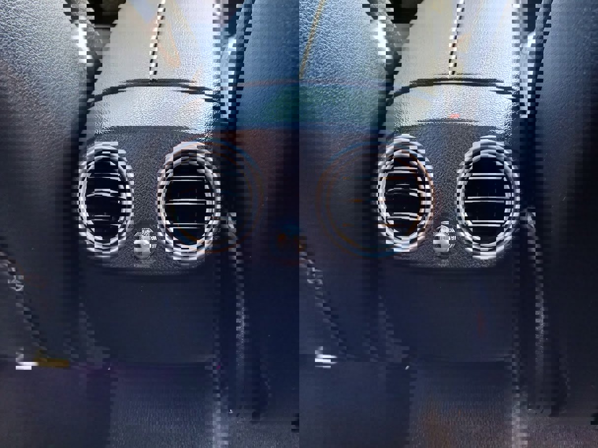 Used 2021 Mercedes-Benz GLC 300 4MATIC image 17