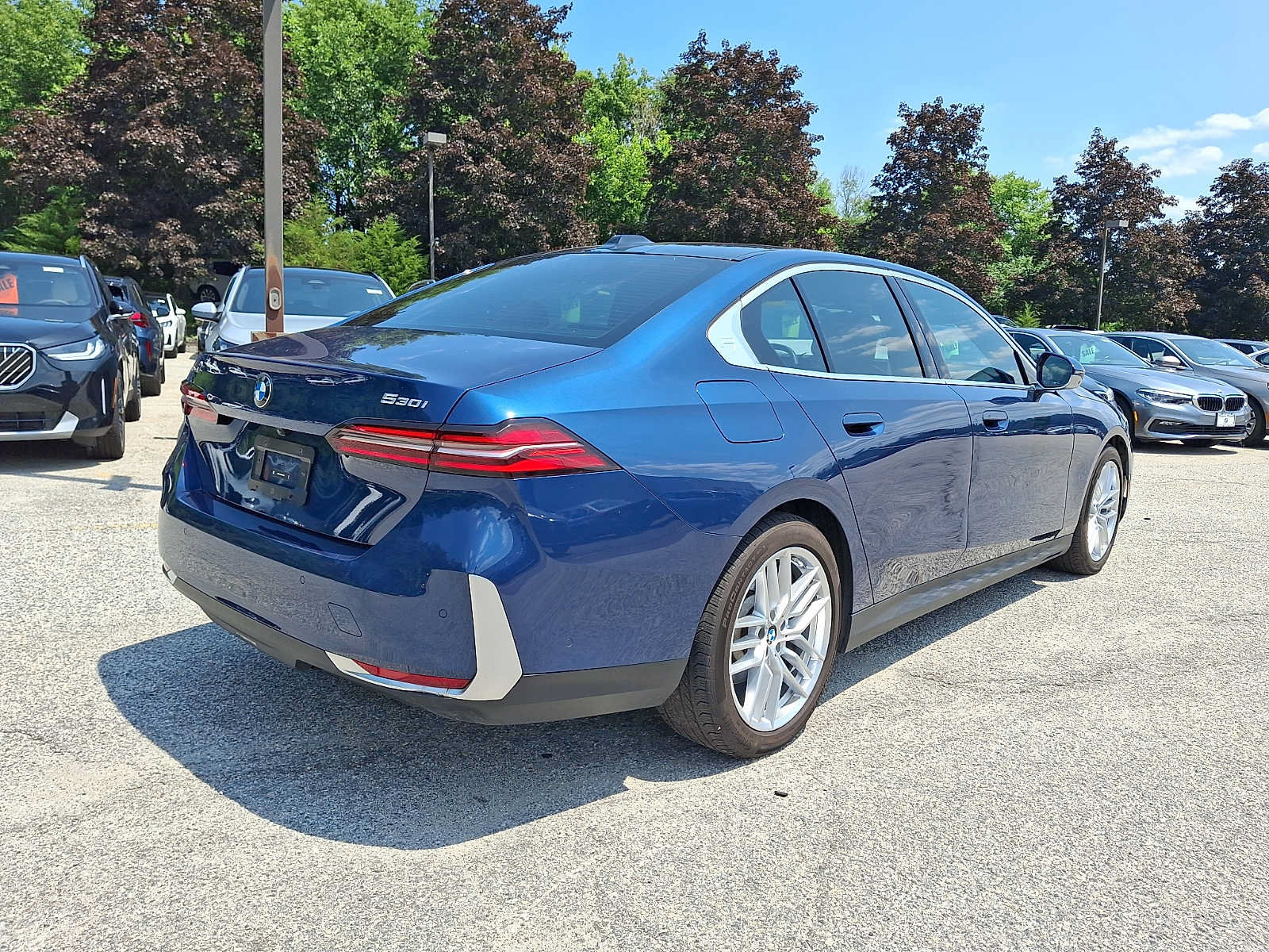 Used 2024 BMW 530i xDrive w/ Premium Package AWD/4WD image 6