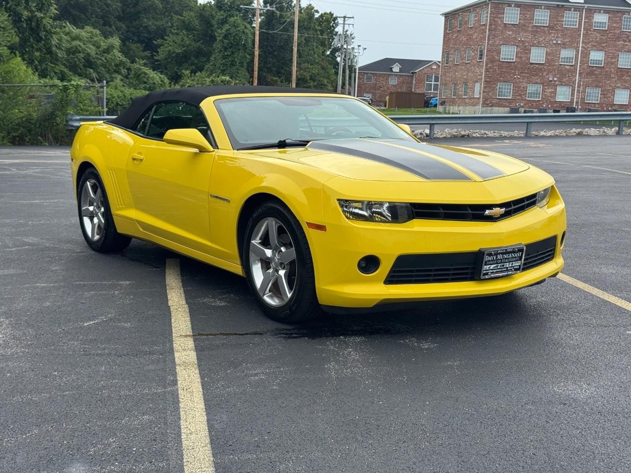 Used 2015 Chevrolet Camaro LT RWD image 2
