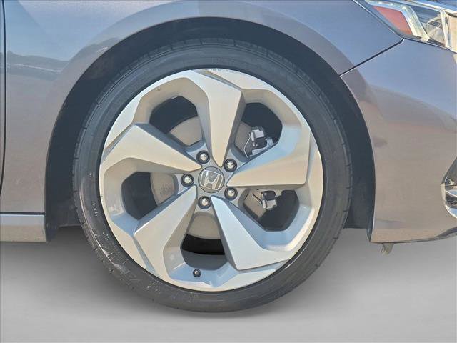 Used 2018 Honda Accord Touring image 25