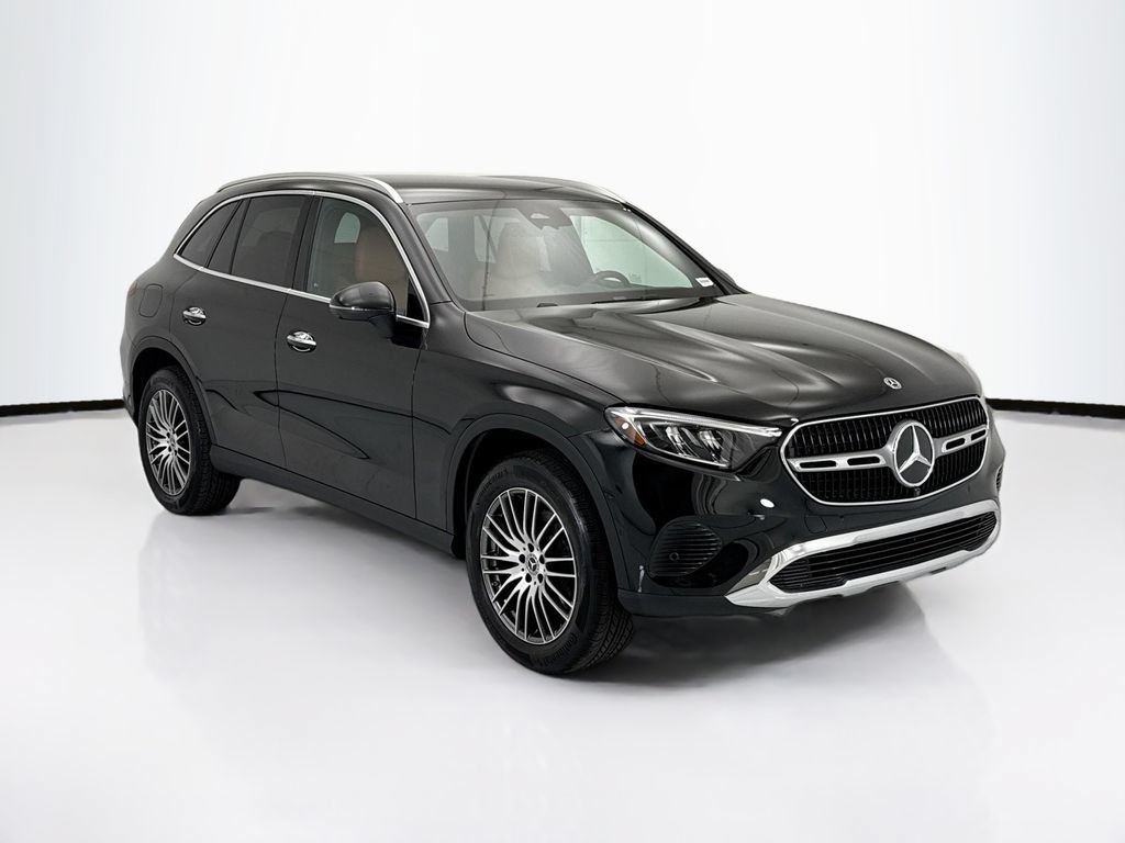 Used 2026 Mercedes-Benz GLC 300 image 3