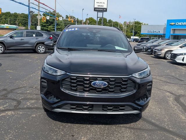 Used 2023 Ford Escape ST-Line w/ Tech Pack #1 AWD/4WD image 2