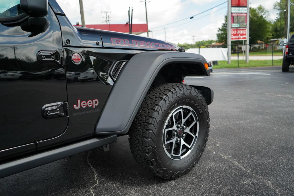 Used 2024 Jeep Wrangler Unlimited Rubicon w/ Technology Group AWD/4WD image 18