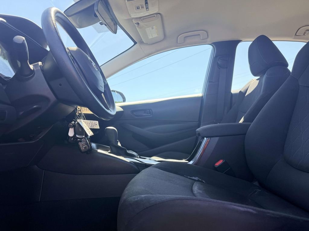 Used 2022 Toyota Corolla LE image 23