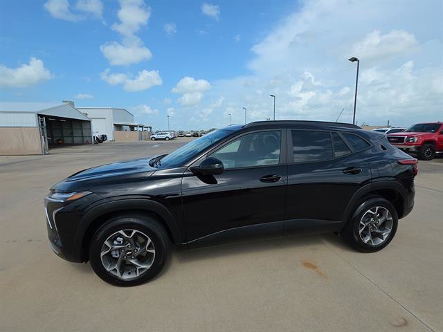 Used 2026 Chevrolet Trax LT FWD image 7