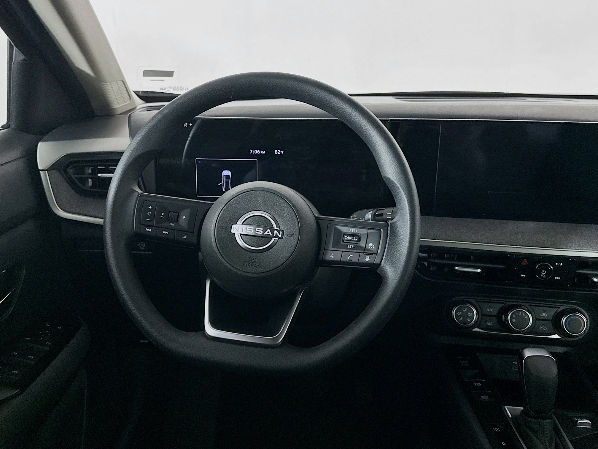 Used 2025 Nissan Kicks SV FWD image 18