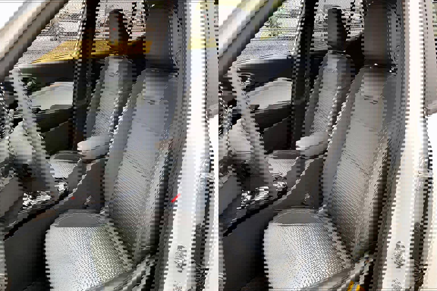 Certified 2025 Chevrolet Trax LT image 9