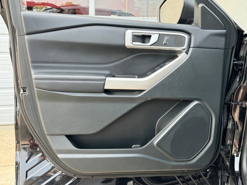 Used 2023 Ford Explorer XLT w/ Equipment Group 202A image 21