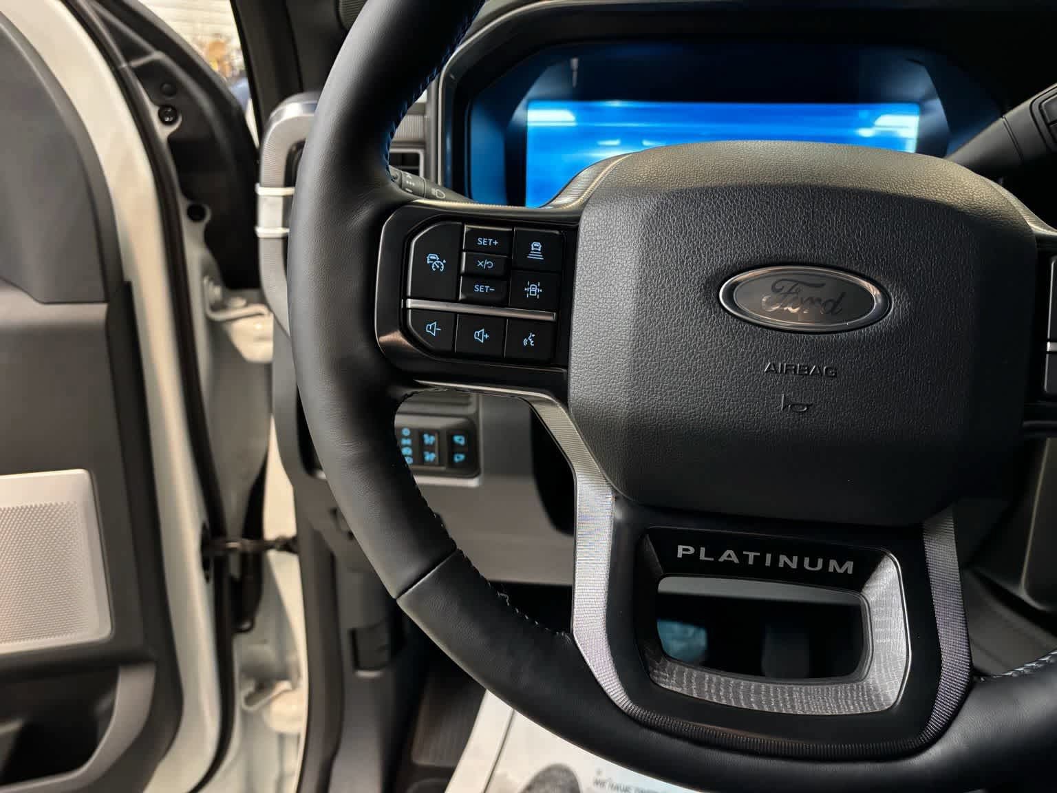 Used 2025 Ford F450 Platinum AWD/4WD image 14