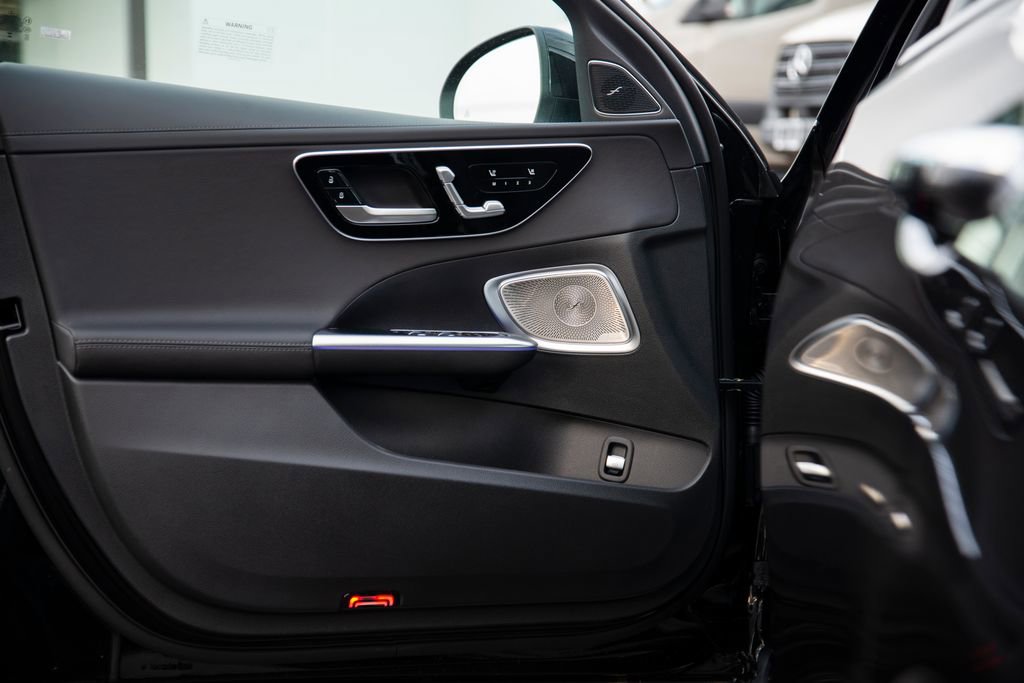 New 2026 Mercedes-Benz C 300 4MATIC Sedan image 9
