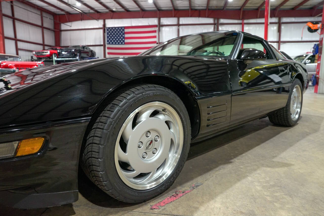 Used 1991 Chevrolet Corvette Coupe RWD image 30