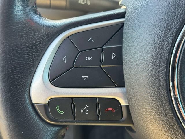 Used 2017 Jeep Renegade Trailhawk AWD/4WD image 24