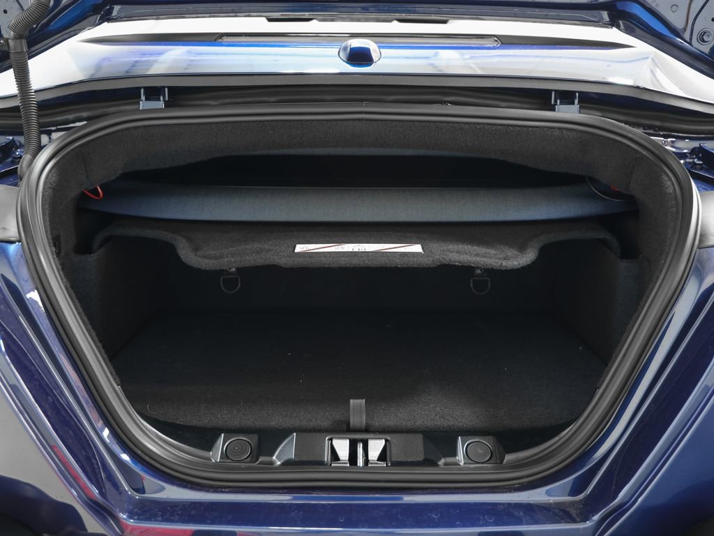 Certified 2025 Ferrari Roma Spider RWD image 37