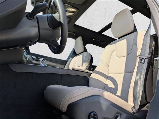 New 2026 Volvo XC60 B5 Plus w/ Protection Package Premier image 4