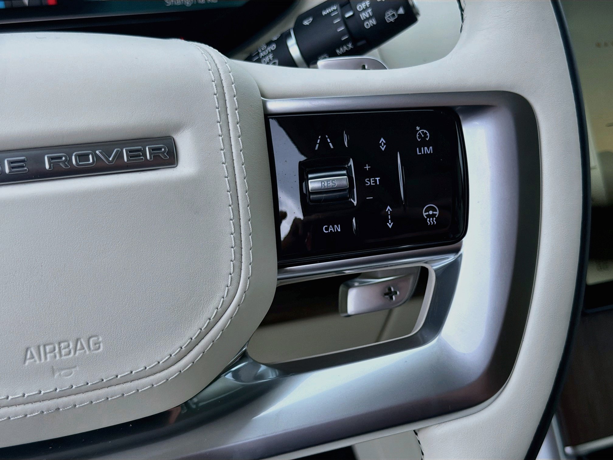 New 2026 Land Rover Range Rover SE AWD/4WD image 40