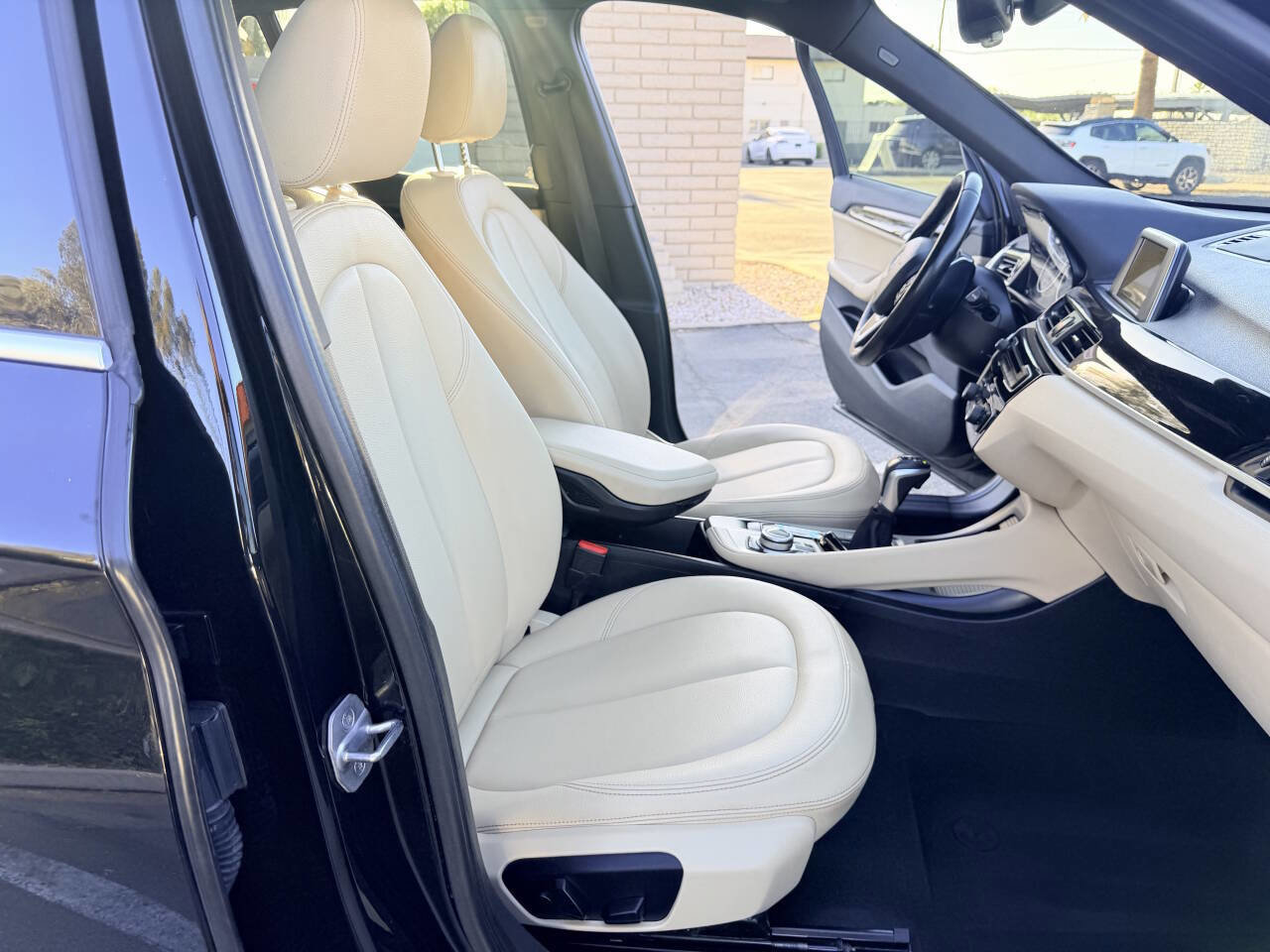 Used 2017 BMW X1 xDrive28i AWD/4WD image 26