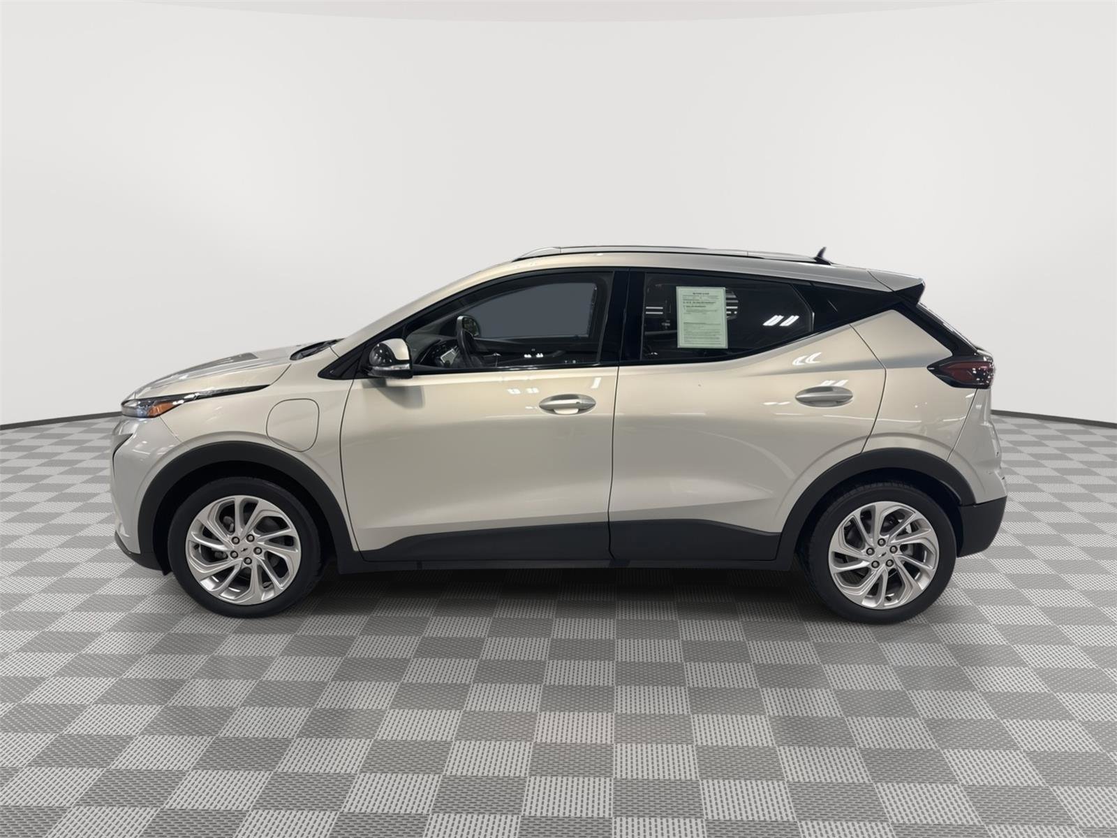 Used 2023 Chevrolet Bolt EUV LT FWD image 5