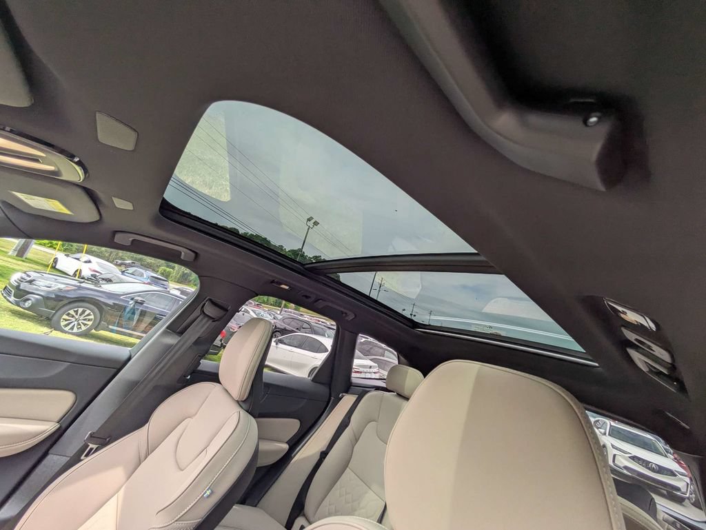 New 2026 Volvo XC60 B5 Core w/ Protection Package Premier AWD/4WD image 22