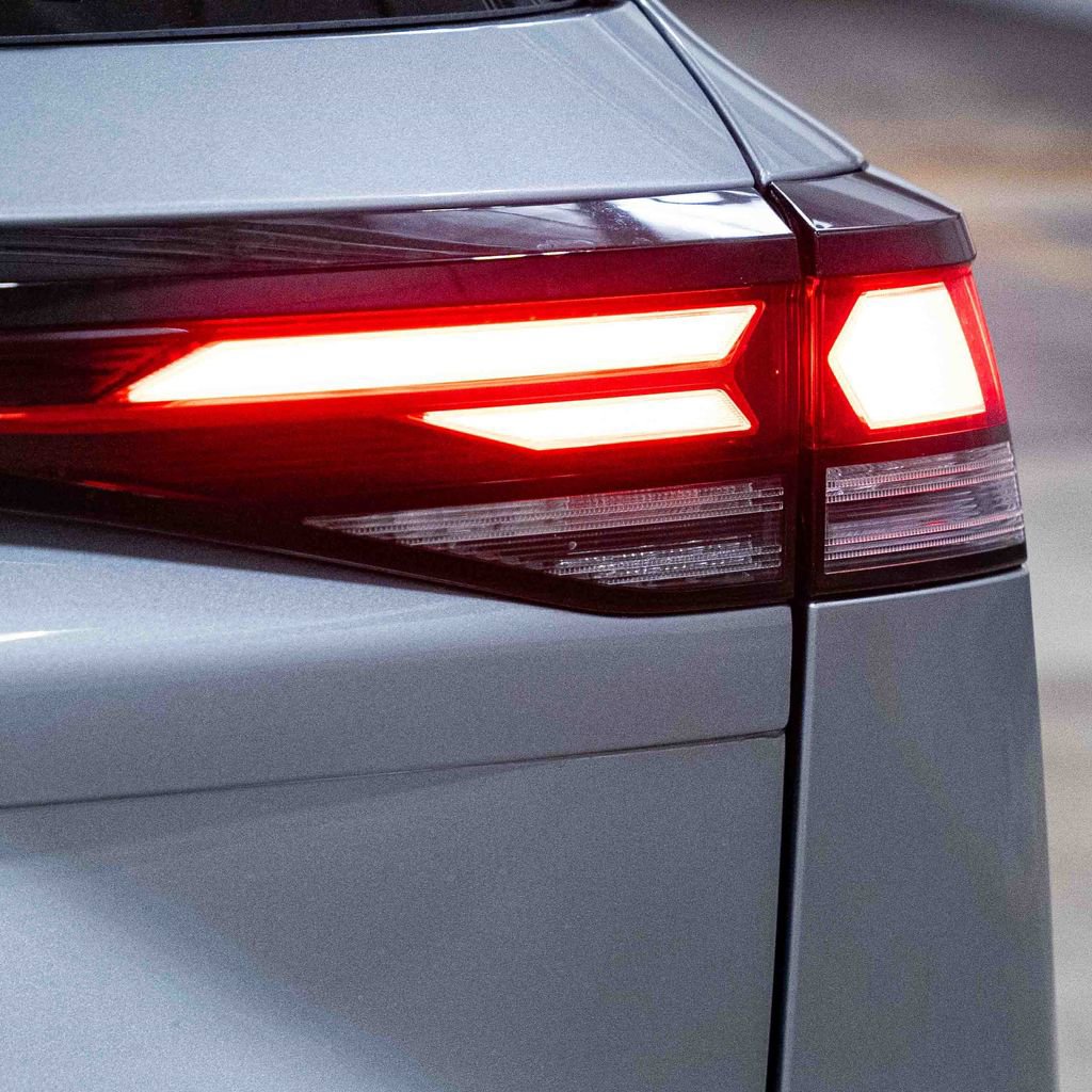 New 2026 Volkswagen Tiguan SE FWD image 6