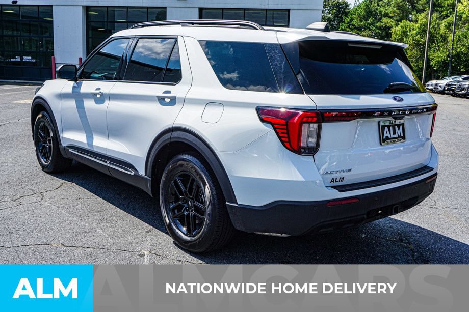 Used 2025 Ford Explorer Active RWD image 4