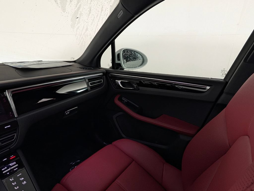 New 2026 Porsche Macan AWD/4WD image 23