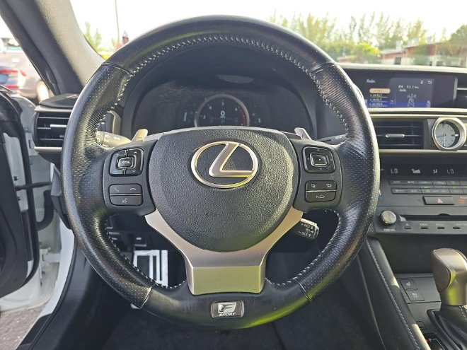 Used 2017 Lexus RC 200t F Sport RWD image 10